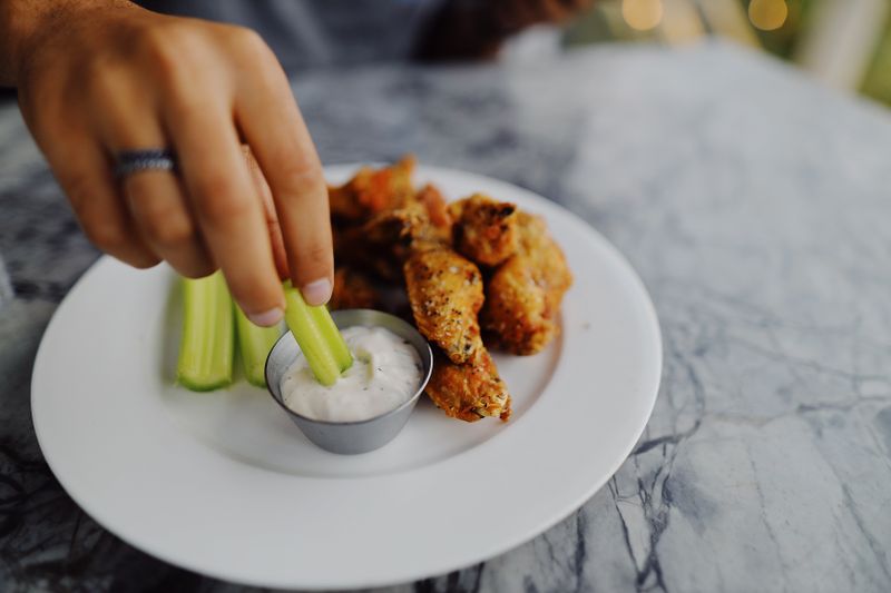 crispy chicken wings with dipping sauce